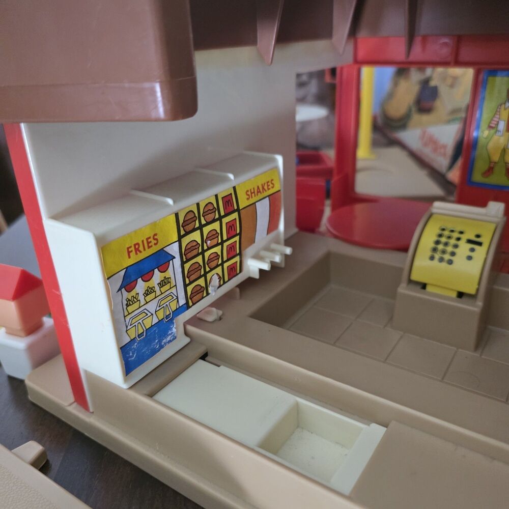 Vintage 1974 Playskool McDonalds Restaurant Familiar Places Play set Train Track - Picture 10 of 14